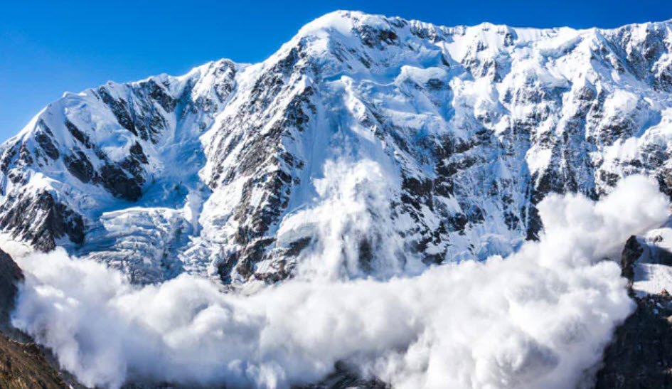 Avalanche Peak, Chamoli, Uttarakhand - Vushii.com